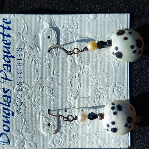 Douglas Paquette Pawprint Dangle Earrings 🐾 - Picture 1 of 3